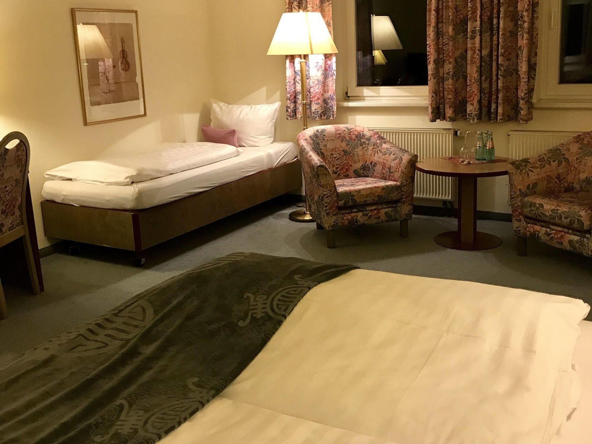 Görlitz Dein Gutshof Hotel & Ferienwohnungen מראה חיצוני תמונה